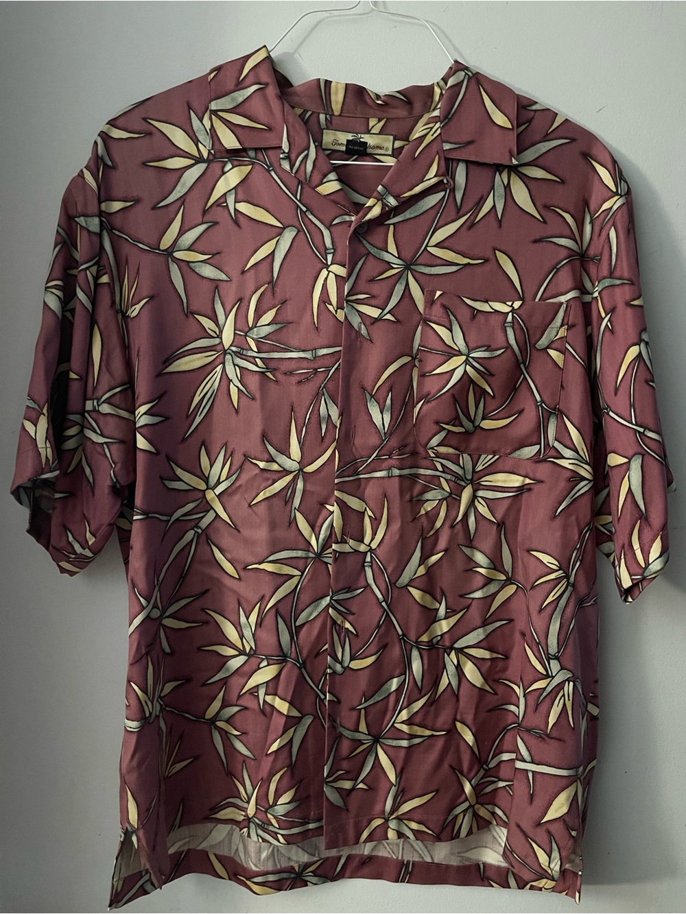 Tommy Bahama Short-Sleeve Silk Shirt in Mauve with Cream Leaf Print Medium